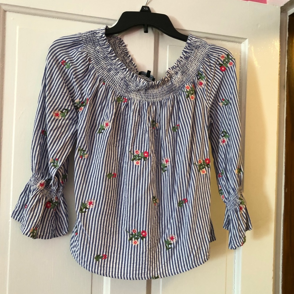 Women’s miss me top size small